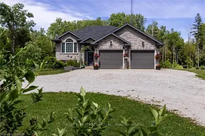 292 CENTRE DIAGONAL Road, South Bruce Peninsula, ON N0H 1P0