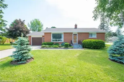 684 EMMA Street, Saugeen Shores, ON N0H 2C4