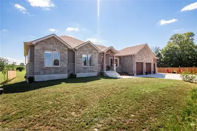 910 30TH Street W, Georgian Bluffs, ON N4K 6V5