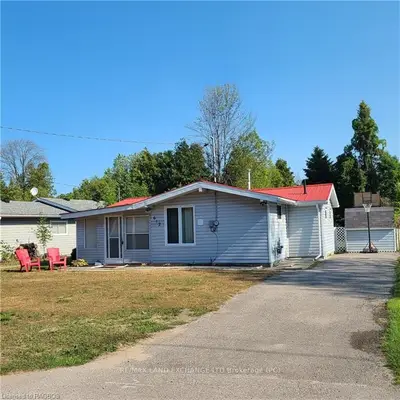 612 COURTNEY Crescent, Huron-Kinloss, ON N2Z 2X3