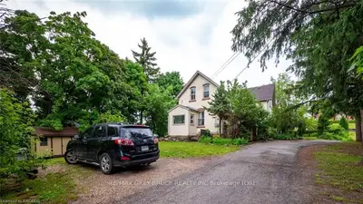 960 9TH Avenue E, Owen Sound, ON N4K 3E7