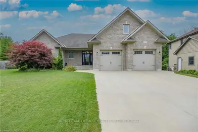 490 CREEKWOOD Drive, Saugeen Shores, ON N0H 2L0