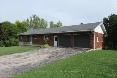 1 HELEN Street, Northern Bruce Peninsula, ON N0H 1W0