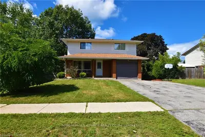 1032 Wellington Street, Saugeen Shores, On N0h 2c3