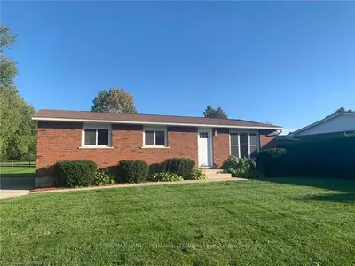 10 Wilson Crescent, Kincardine, On N2z 1h8