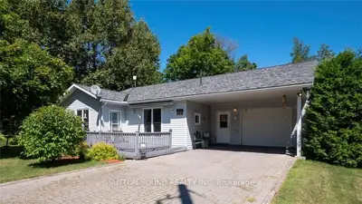 33 BYRON Street, Northern Bruce Peninsula, ON N0H 1W0