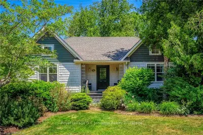 224 SUMMERHILL Road, Saugeen Shores, ON N0H 2L0