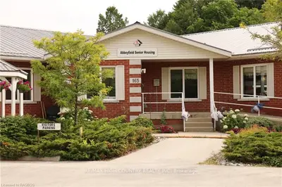 165 CROSS Street S 3, West Grey, ON N0G 1R0