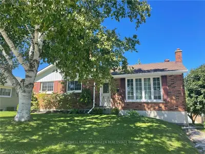 8 BROWNS Avenue, Brockton, ON N0G 2V0