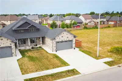 374 ROSNER Drive, Saugeen Shores, ON N0H 2C8