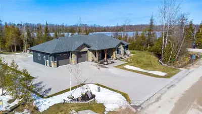 1 WALKER Way, South Bruce Peninsula, ON N0H 2G0