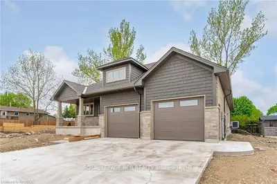 105 RONNIES Way, Wellington North, ON N0G 2L2