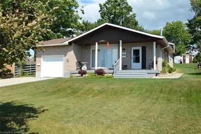 10 Elizabeth Drive, South Bruce Peninsula, On N0h 1a0