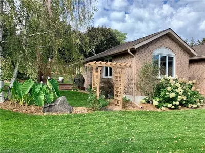 723 Alma Street, Brockton, On N0g 2v0