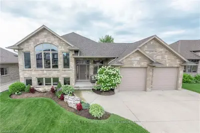 886 Sumpton Street, Saugeen Shores, On N0h 2c2