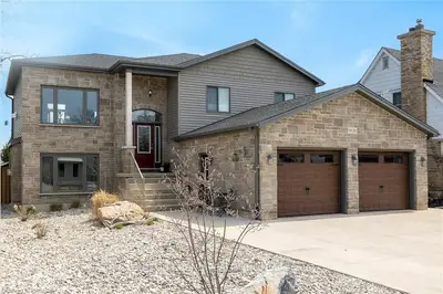 1631 8TH Avenue E, Owen Sound, ON N4K 3B8