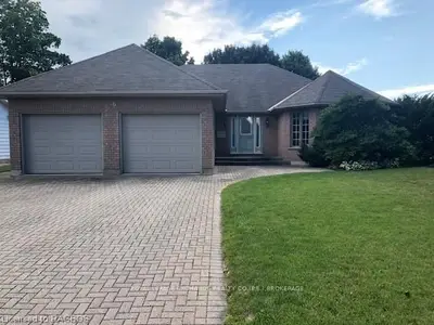 536 GREEN Street, Saugeen Shores, ON N0H 2C0