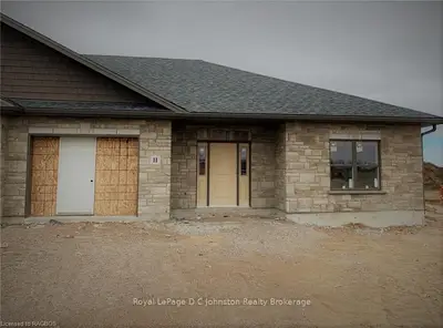 1050 Waterloo Street 15, Saugeen Shores, On N0h 2c4