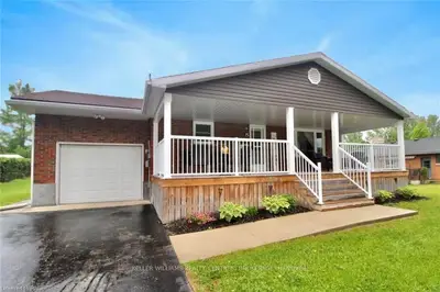 15 MULLEN Drive, Brockton, ON N0G 2V0