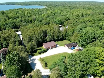 75 Parkside Avenue, South Bruce Peninsula, On N0h 2t0