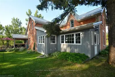 106 Victoria Street, Chatsworth, On N0h 2s0