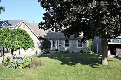 2043 7th Avenue E, Owen Sound, On N4k 6r8