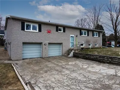 594 SADDLER Street E, West Grey, ON N0G 1R0