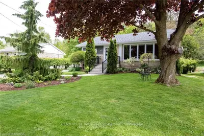 193 7TH Avenue E, Owen Sound, ON N4K 2W8