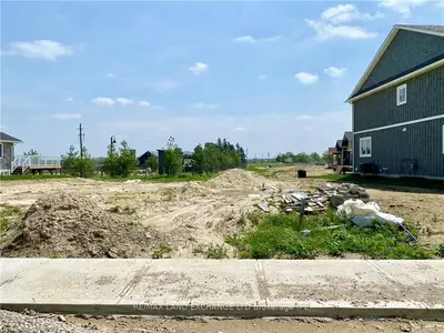 9 WESTLINKS Drive, Saugeen Shores, ON N0H 2C3