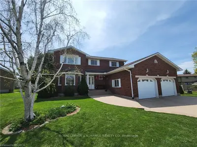 762 GOLDIE Crescent, Kincardine, ON N2Z 3A1