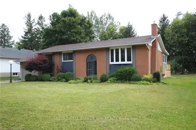 331 HENRY Street, Wellington North, ON N0G 2L1