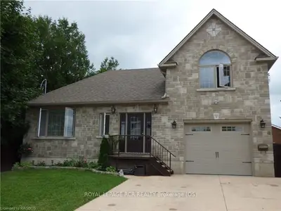 886 7th Avenue W, Owen Sound, On N4k 5k1