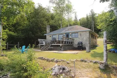44 William Street, Northern Bruce Peninsula, On N0h 1w0