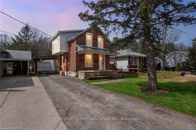 1574 5TH Avenue, Owen Sound, ON N4K 5B5