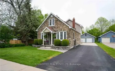 879 6TH Avenue W, Owen Sound, ON N4K 5G3