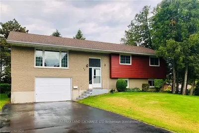 15 HURON RIDGE Crescent, Kincardine, ON N2Z 1K2