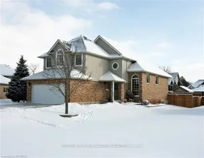 11 CEDAR Court, Brockton, ON N0G 2V0