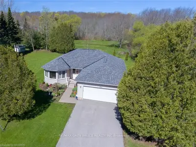2984 4th Avenue W, Owen Sound, On N4k 4z5
