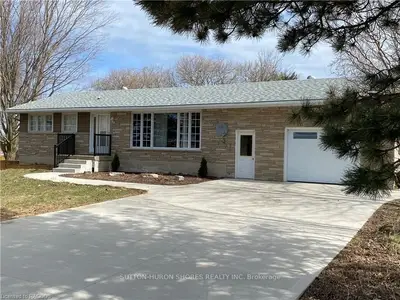 318 CONCESSION 6E, Saugeen Shores, ON N0H 2C7