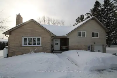 17 Kribs Road, South Bruce Peninsula, On N0h 2t0