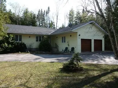 60 Shamrock Boulevard, South Bruce Peninsula, On N0h 2t0