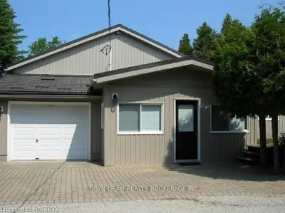372 Dorcas Bay Road, Northern Bruce Peninsula, On N0h 2r0