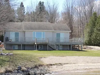 107 South Shores, Grey Highlands, On, N0c 1e0