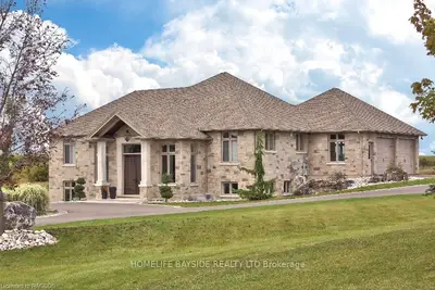 107 Neerhof Lane, Georgian Bluffs, On N4k 5n7