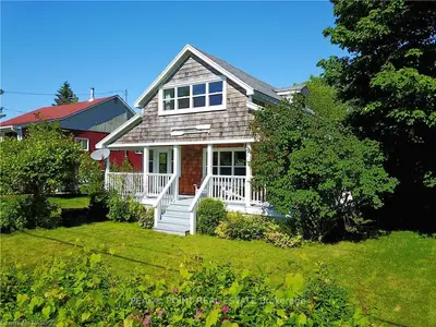 1127 Lakeshore Boulevard, South Bruce Peninsula, On N0h 2g0