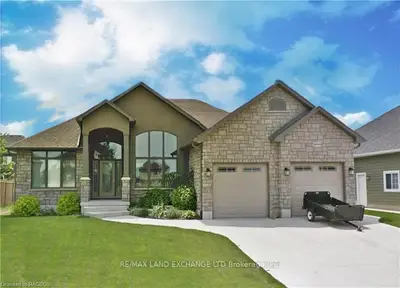 890 Sumpton Street, Saugeen Shores, On N0h 2c2