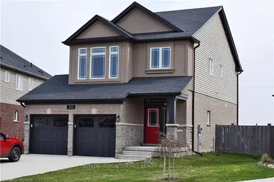 323 Sandy Acres Road, Saugeen Shores, On N0h 2c2