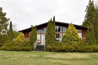 537 Lakeshore Boulevard N, South Bruce Peninsula, On N0h 2g0
