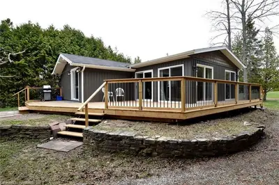 9 Simpson Street, South Bruce Peninsula, On N0h 1x0