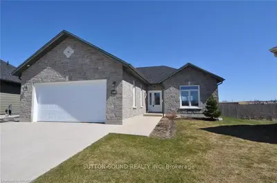 2303 10th Avenue E, Owen Sound, On N4k 0b2